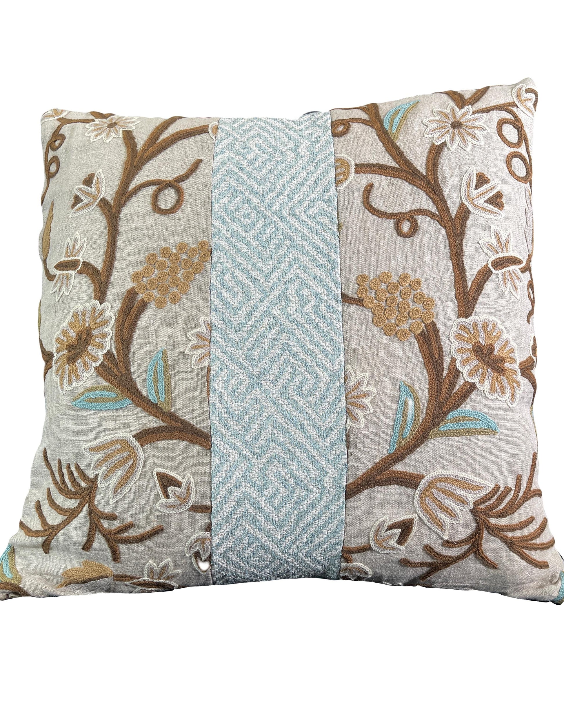 2 Pillows Patchwork Crewel on Linen