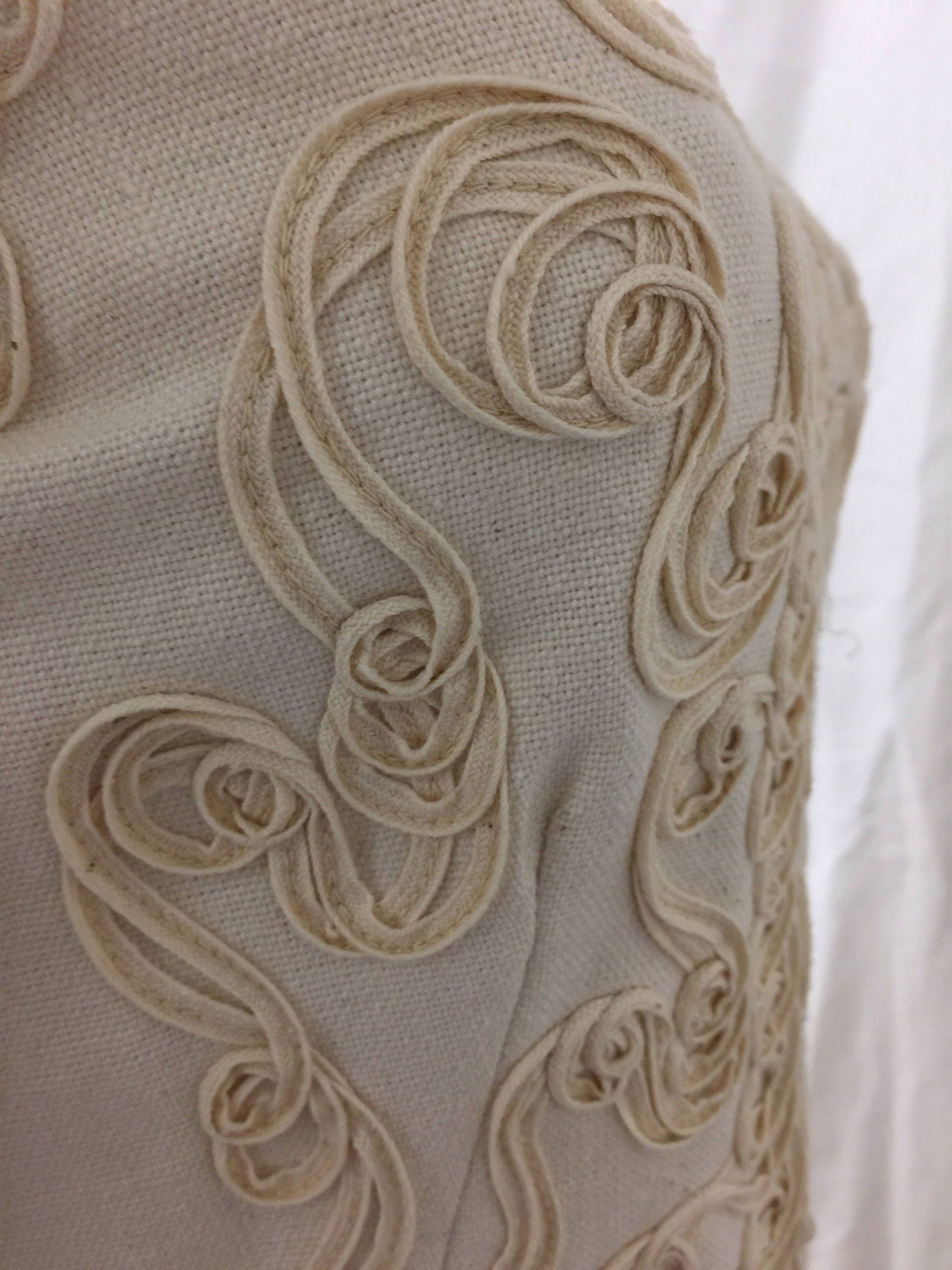 Sleeveless floorlength cotton dress with soutache detail